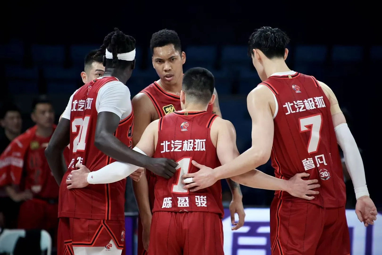 LOL电竞平台 -孟菲斯灰熊迎CBA季后赛关键赛；窗口期单刀错失；球迷炸锅；阵容厚度经受考验 