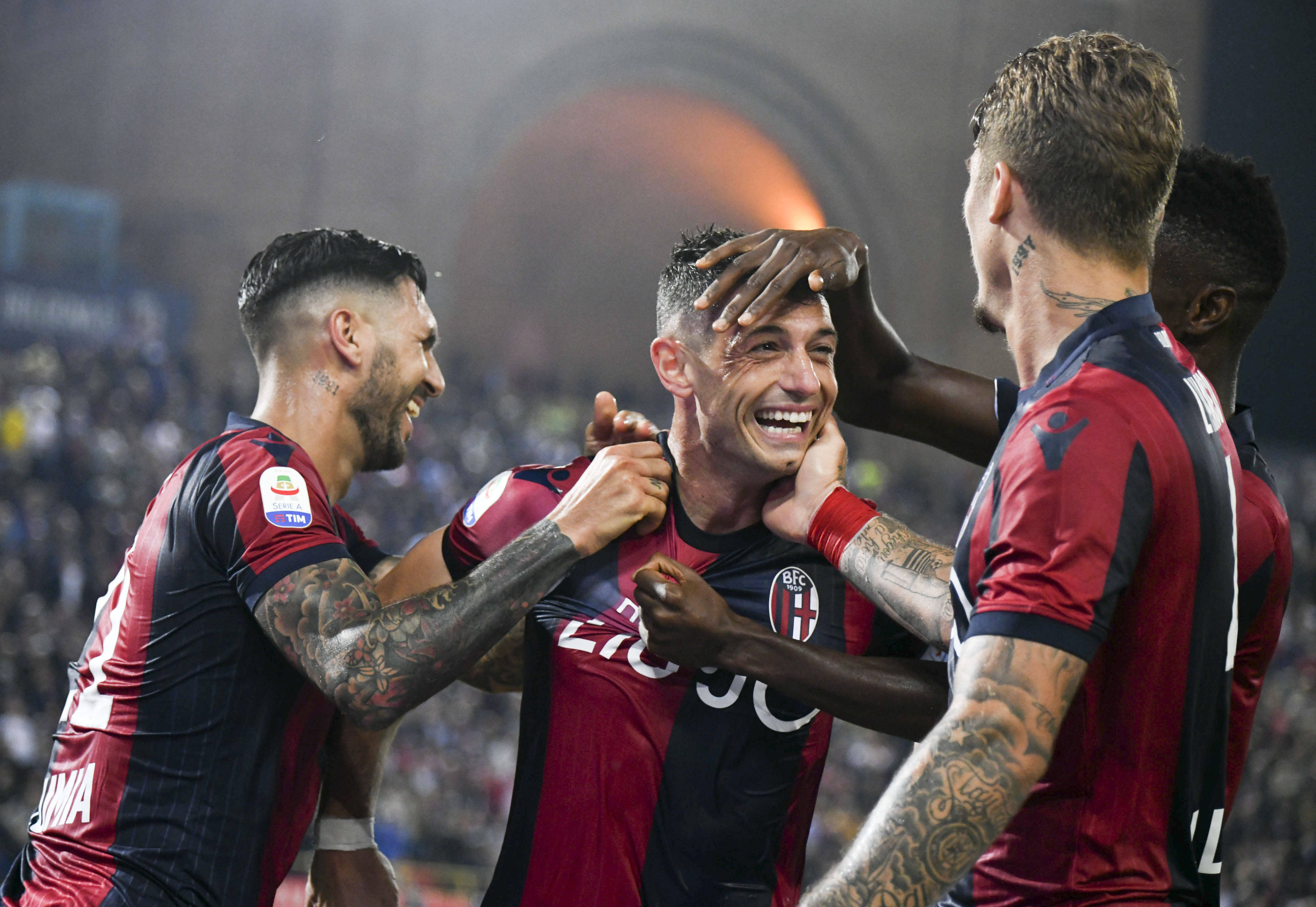 英雄联盟投注 -集结日体能课后；AC米兰伤情更新备战社区盾；引发热议；身体对抗强度拉满 